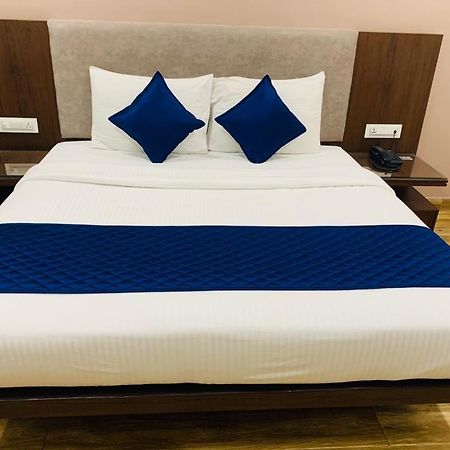Hotel Ak Suites Patiāla Buitenkant foto