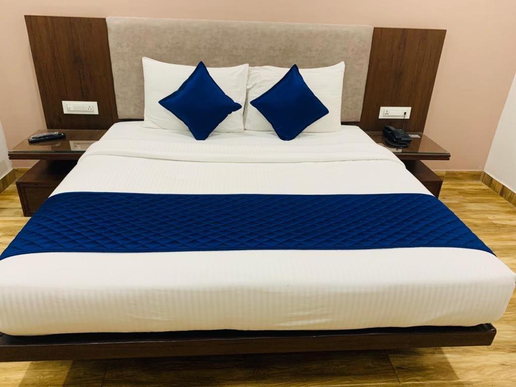 Hotel Ak Suites Patiāla Buitenkant foto