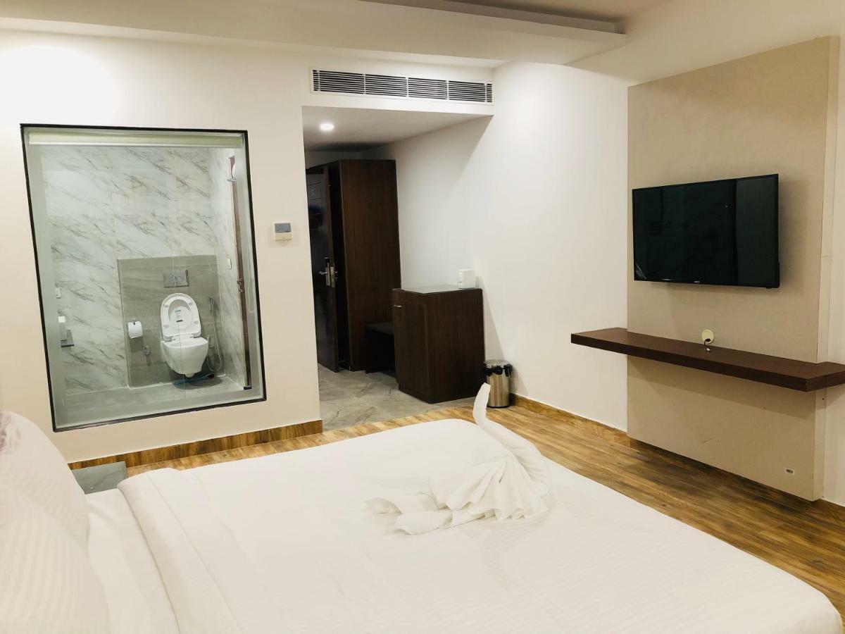 Hotel Ak Suites Patiāla Buitenkant foto
